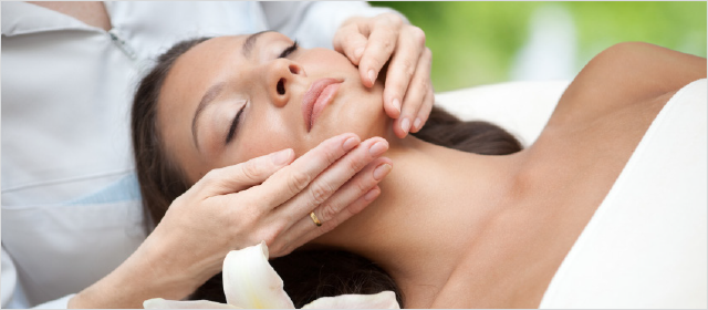 DrRozKamani-ProfessionalSkinTreatment